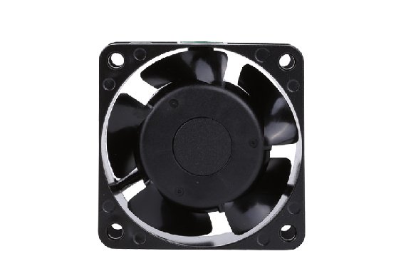 <b>光伏逆變器行業(yè)發(fā)展迅速，進(jìn)一步拓寬三巨電機(jī)散熱風(fēng)扇應(yīng)用空間</b>